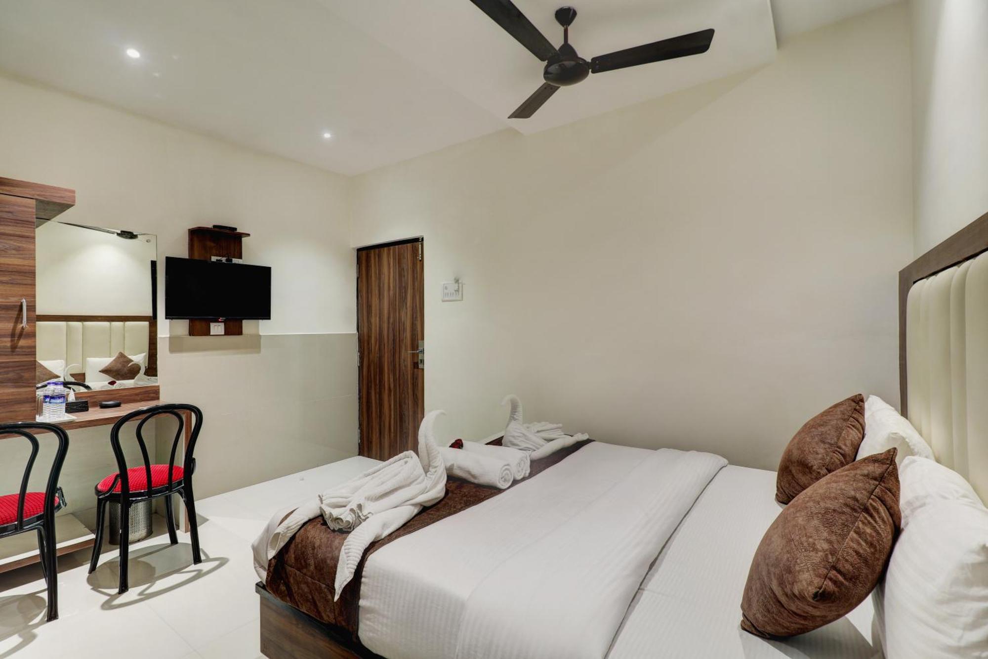 Hotel New Parimeet Residency Navi Mumbai Exterior foto