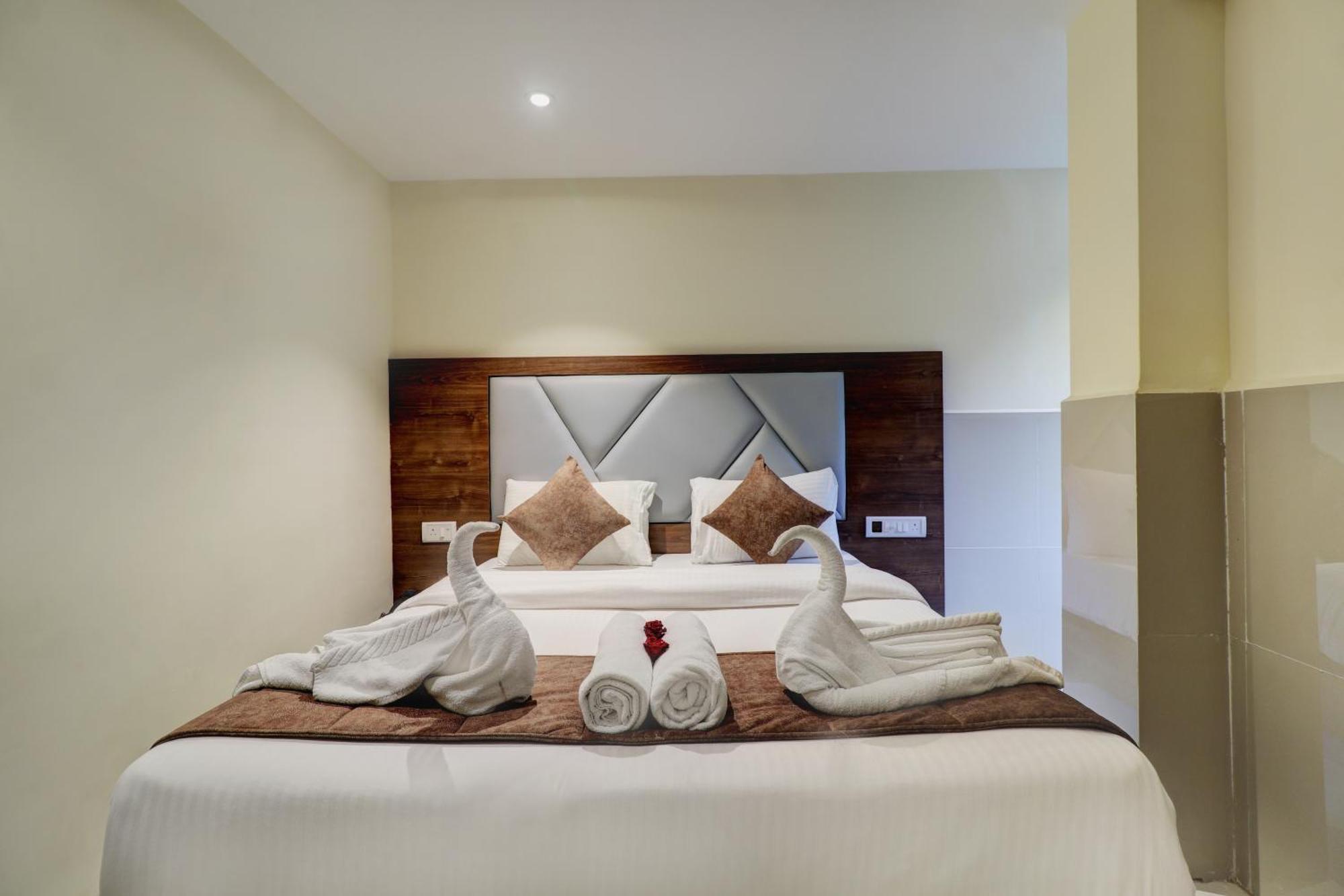 Hotel New Parimeet Residency Navi Mumbai Exterior foto